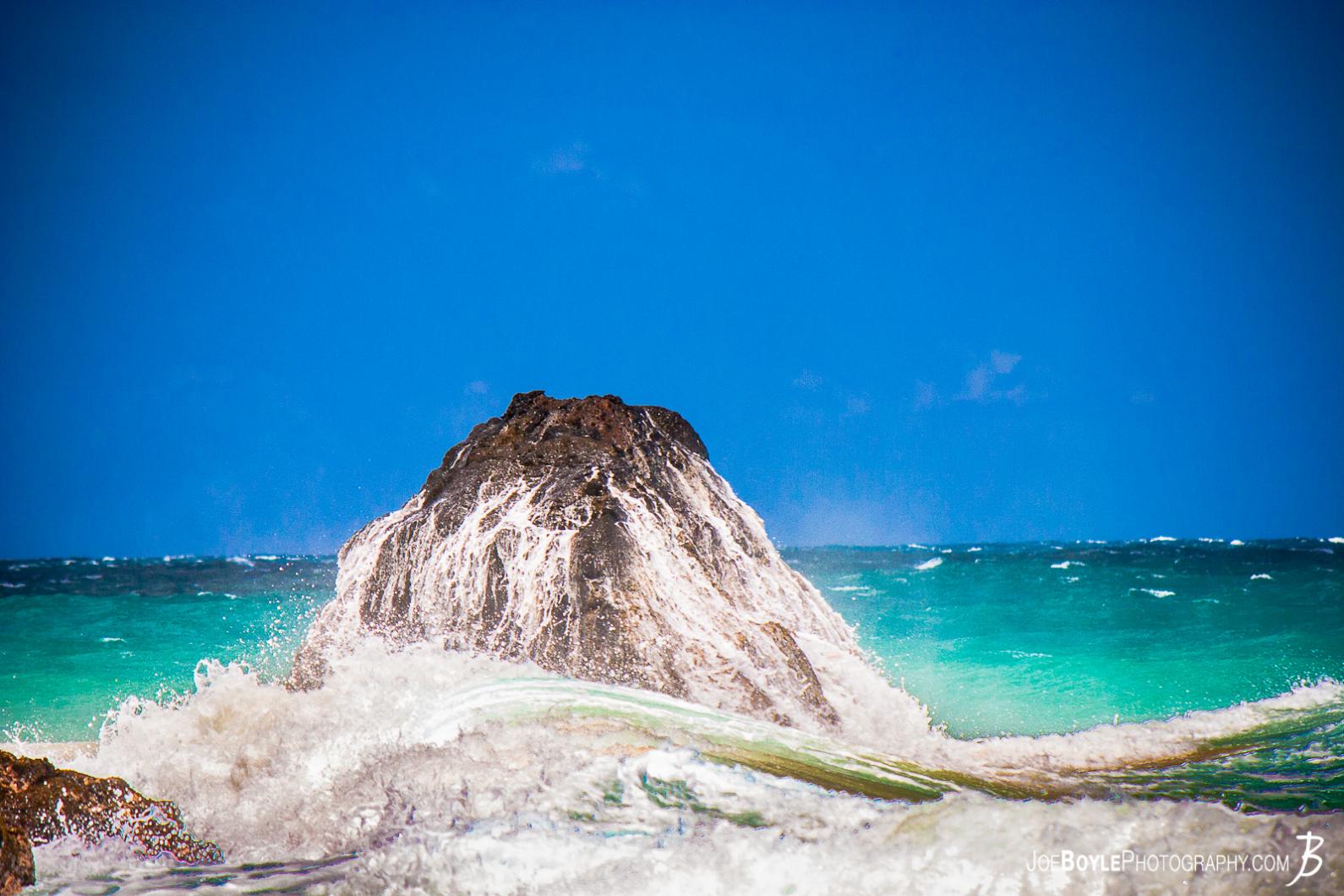 hawaii-ocean-wave-receding-from-rock